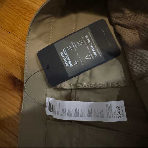 Men’s Fabletics slim fit the only pants - Picture 4 of 4